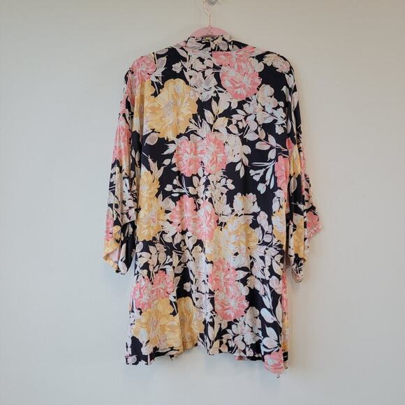 Floral Robe - Picture 2 of 9